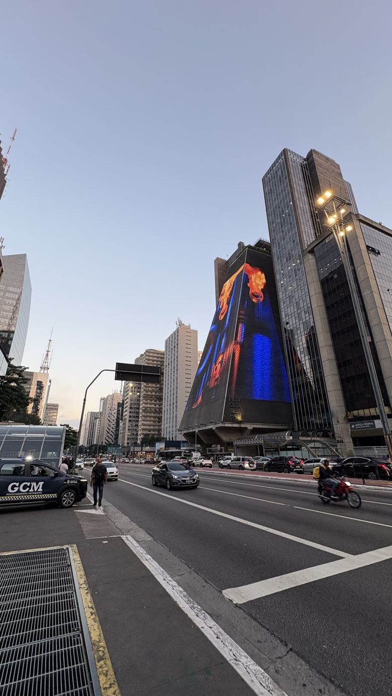 Avenida Paulista, perto do consultório